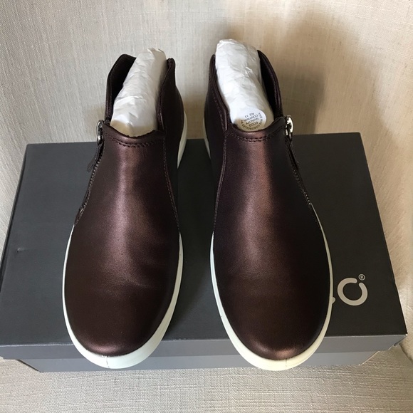 ECCO Soft 7 Zip Bootie Sneaker - Picture 12 of 12